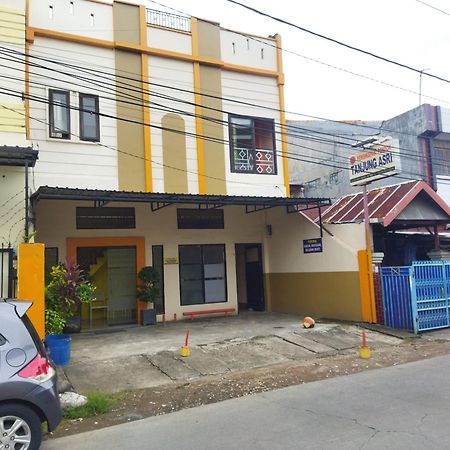 Oyo 92231 Penginapan Tanjung Alang Syariah Makassar Eksteriør billede
