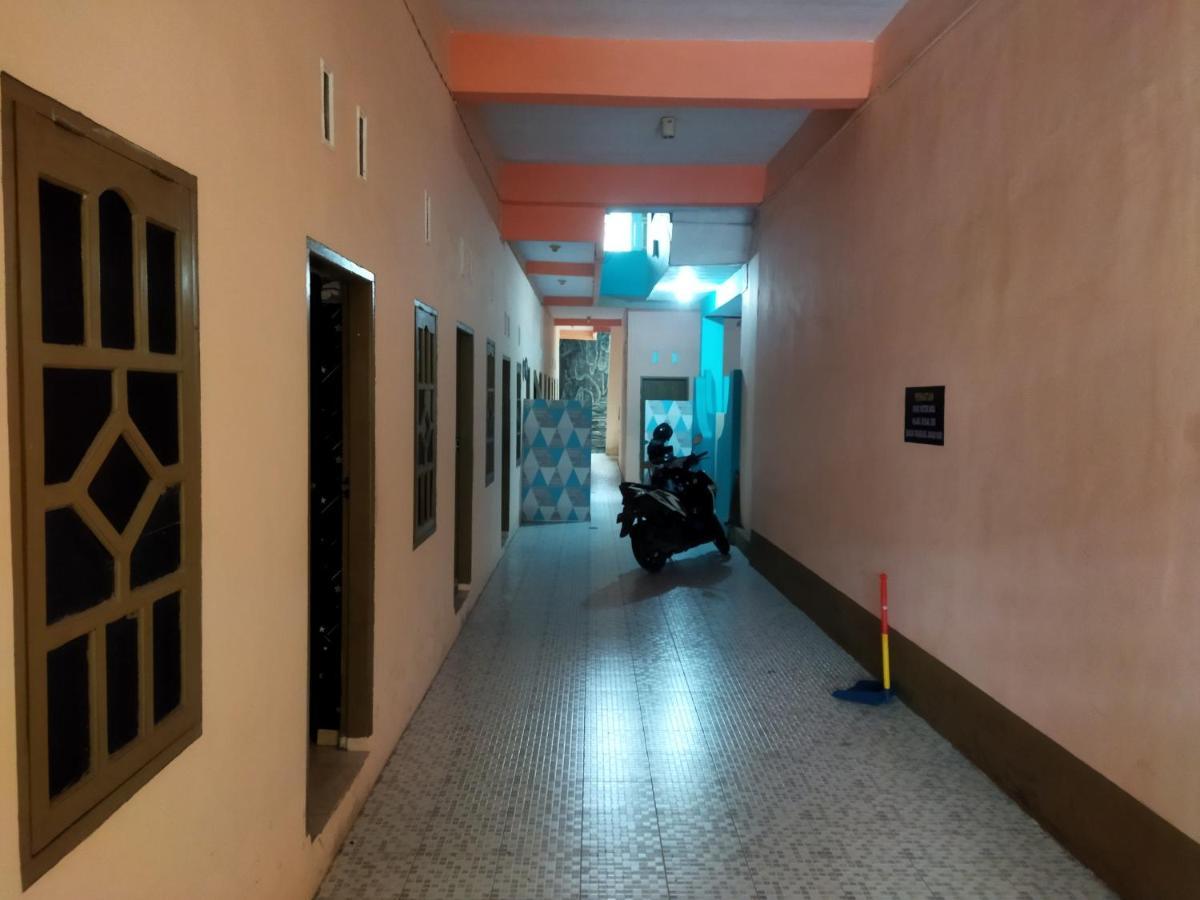 Oyo 92231 Penginapan Tanjung Alang Syariah Makassar Eksteriør billede
